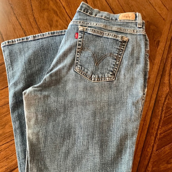 Levi’s Relaxed Bootcut 550 Jeans - Picture 1 of 6